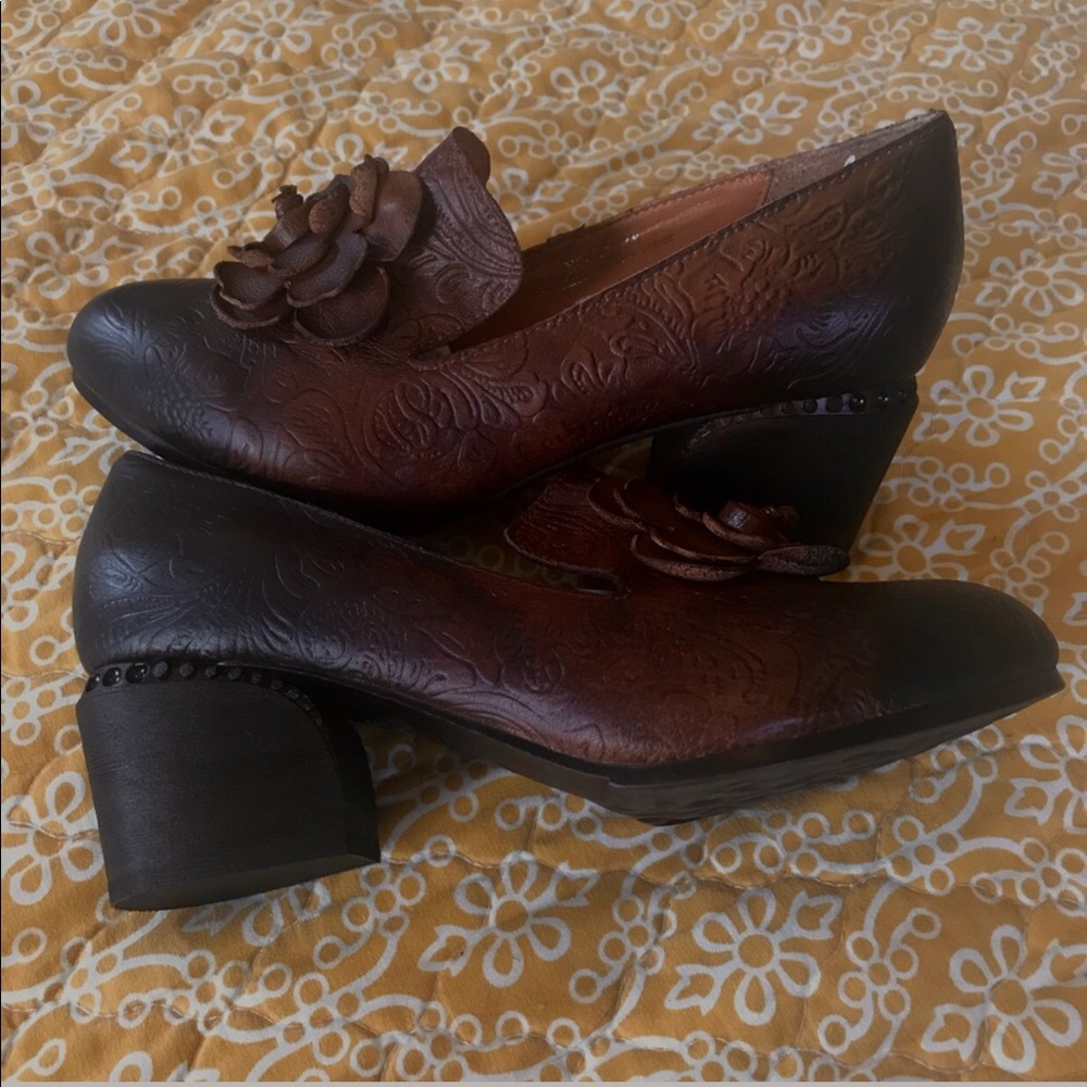 Spring Step Brown Floral Embossed Shoes - Picture 4 of 11
